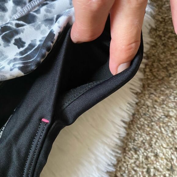 VSX Sport Victoria’s Secret Crop Leggings Wormens Size Small - Picture 5 of 6